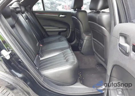 2019 Chrysler 300 300S z USA, uszkodzony, nr VIN 2C3CCABG0KH515491